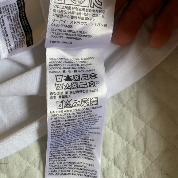 White Levi's Cotton T-Shirt - Picture 6 of 6